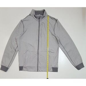 Lululemon men's Textured Tech Bomber Jacket Gray XL Hike Yoga Run‎ Fitness EUC